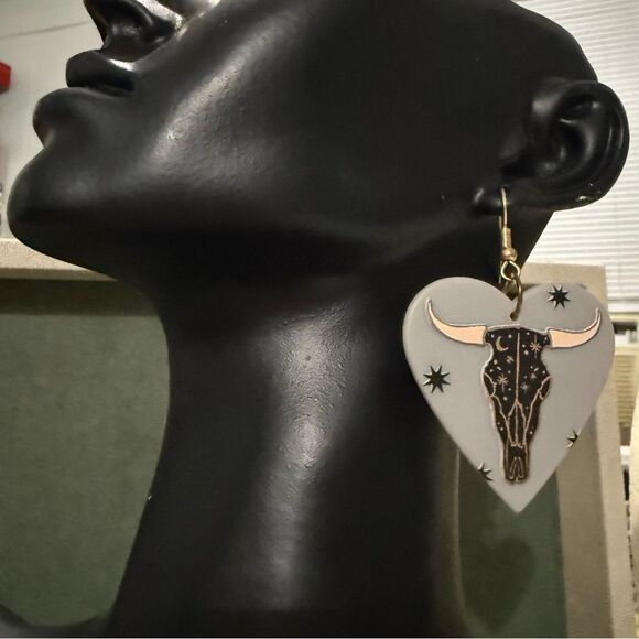 WESTERN HEART EARRINGS – LONGHORN SKULL & STAR DETAIL - Picture 1 of 17